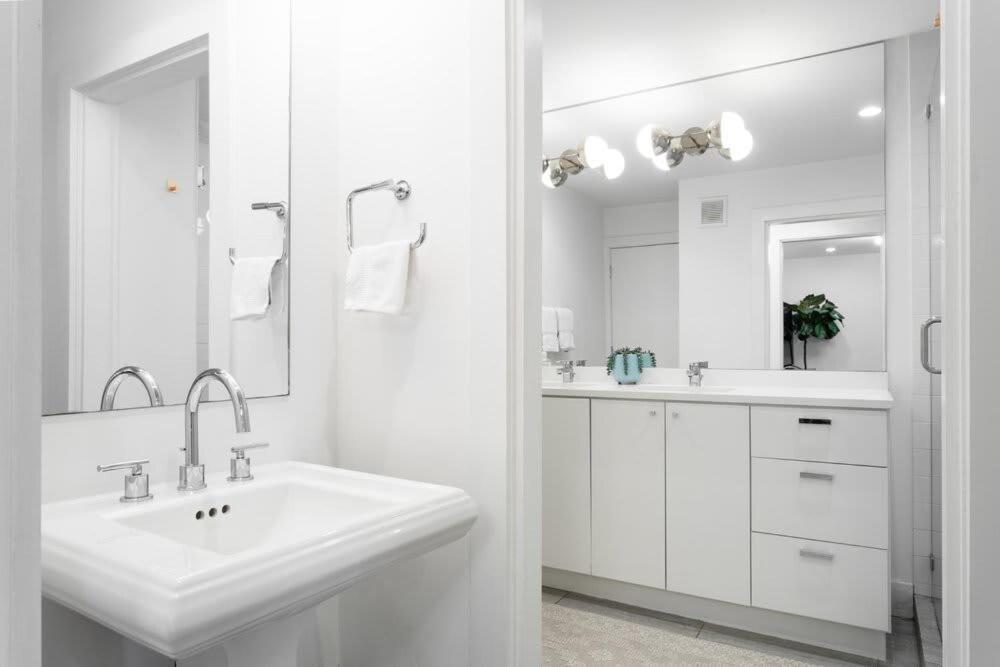 Chic Clarksville 2Br Condo Near Downtown 오스틴 외부 사진